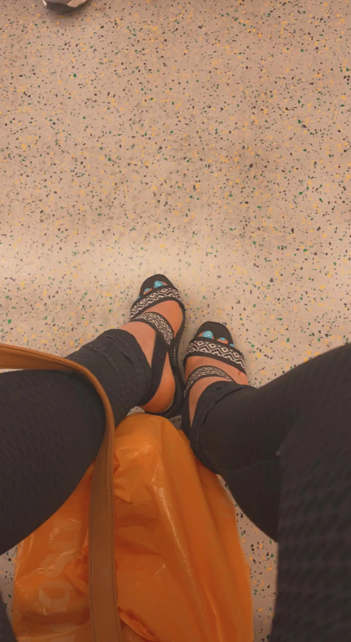 Take my heels off and show me some love 👣💕