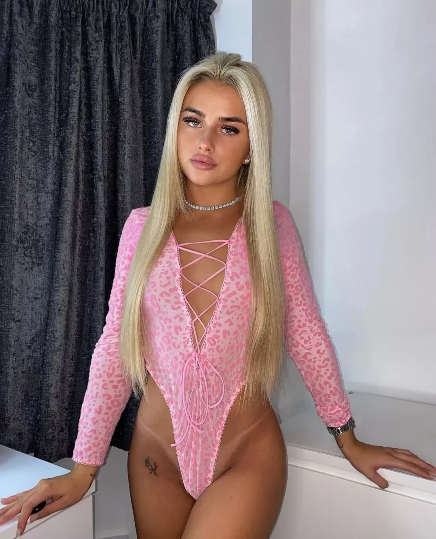 Tan lines Chav