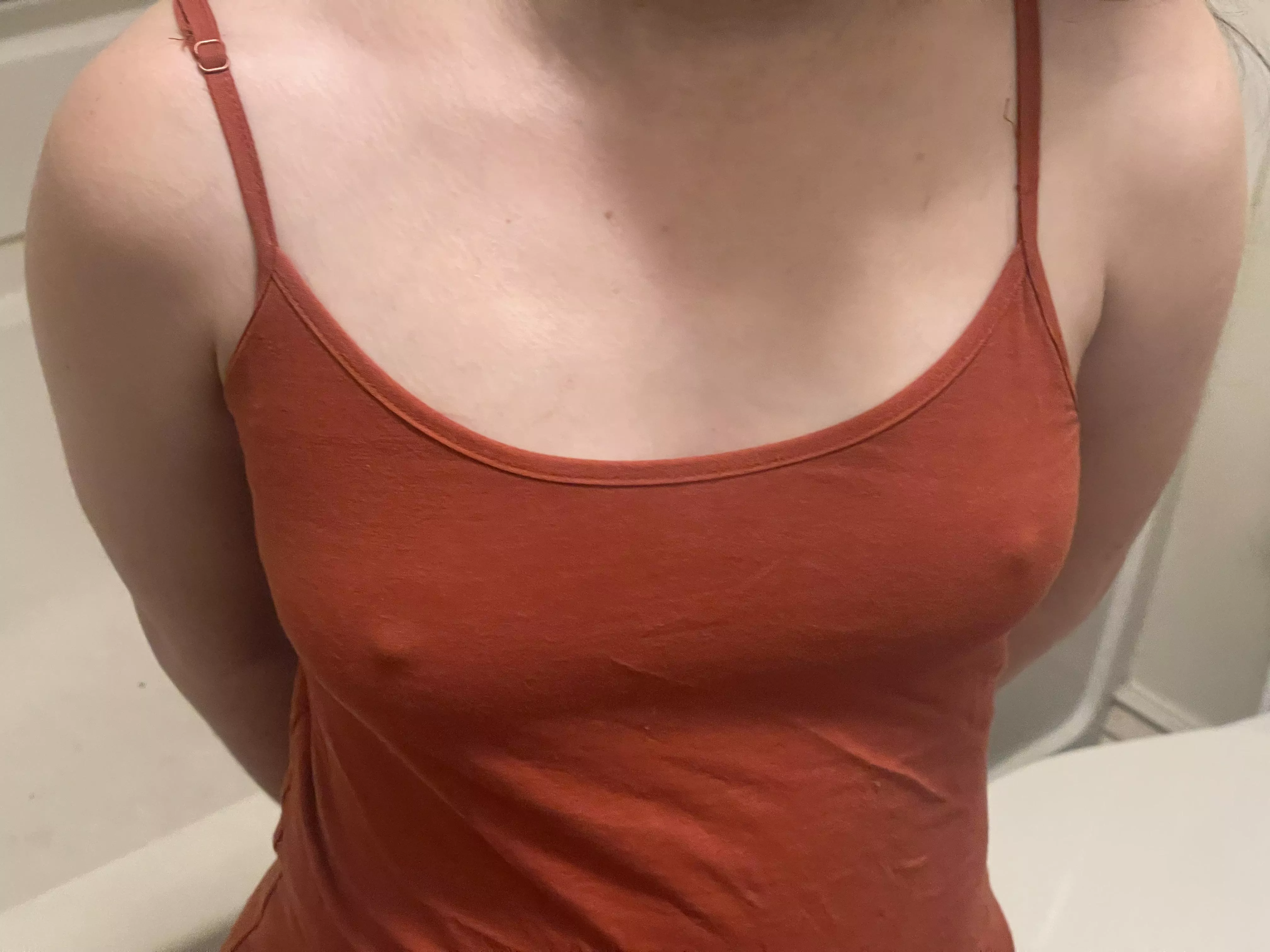 Tank top + no bra = my default