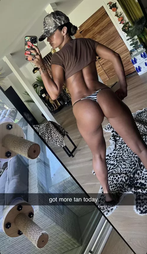Tanned Sommer Ray