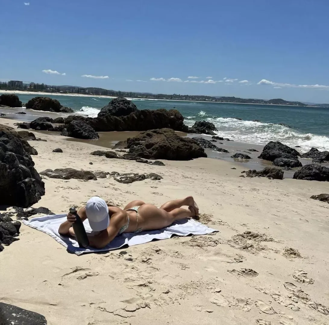 Tanning my 🍑
