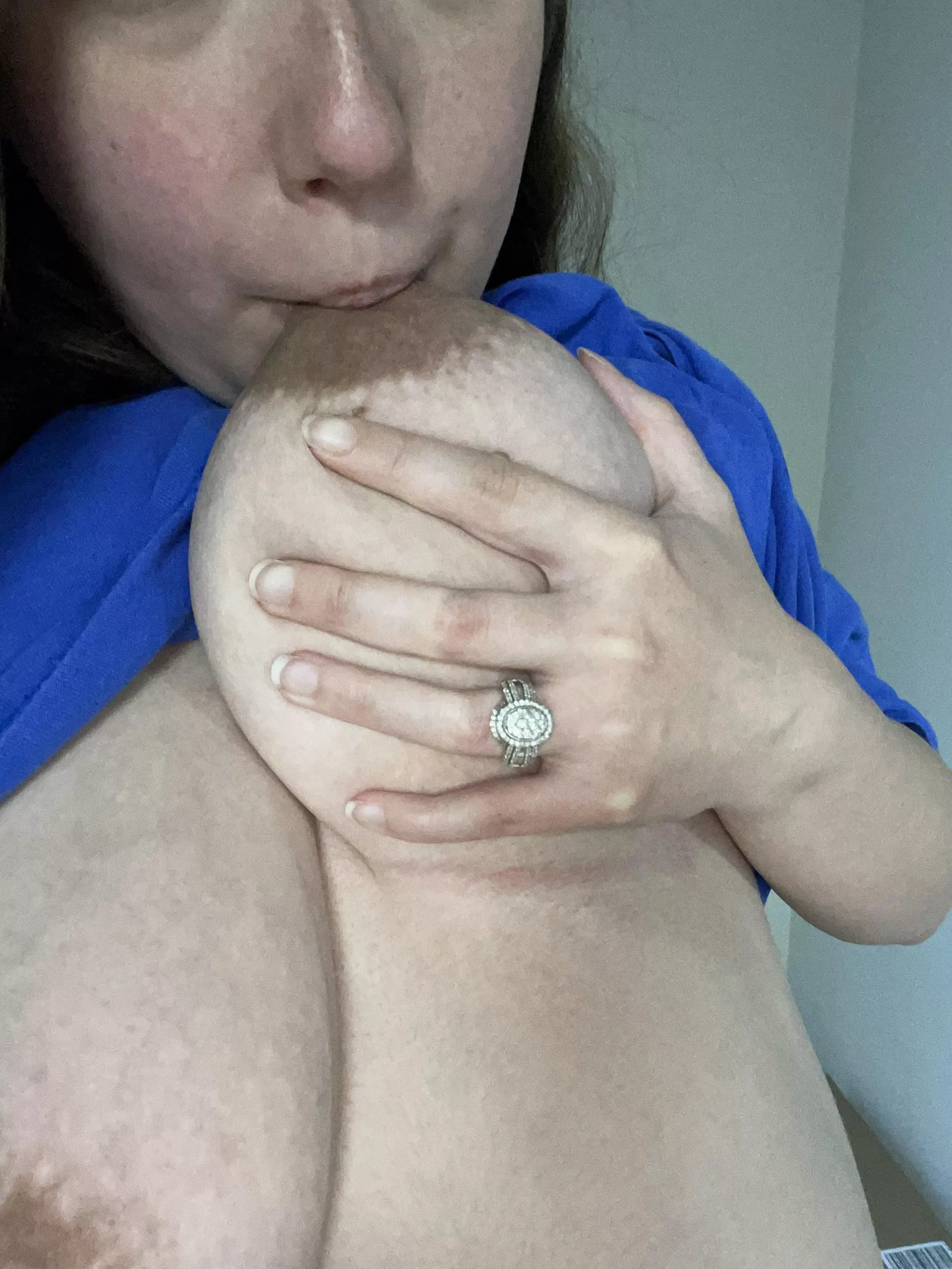 Tasting my own milk 🤤