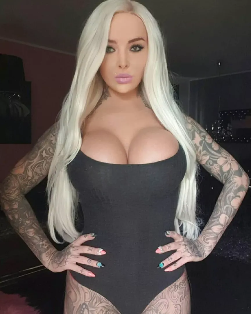 Tatooed lady