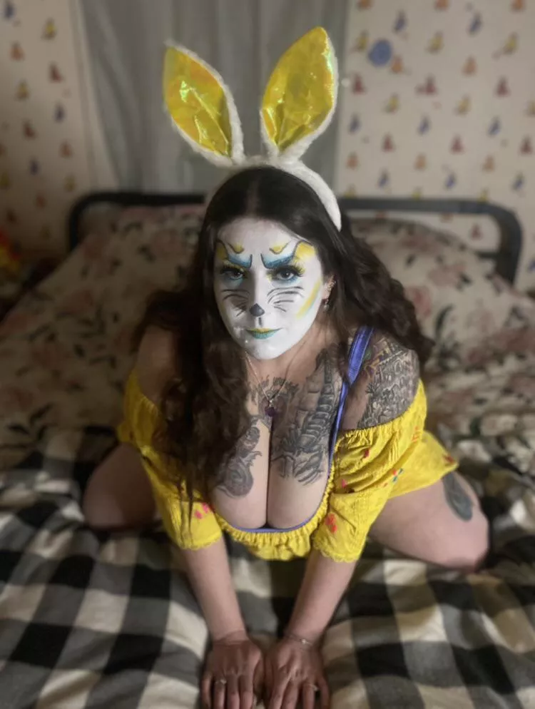 Tears fallin like they’re drips out a needle