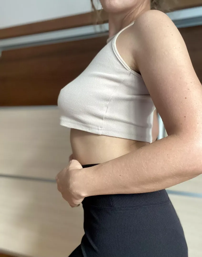 Teddy side boob