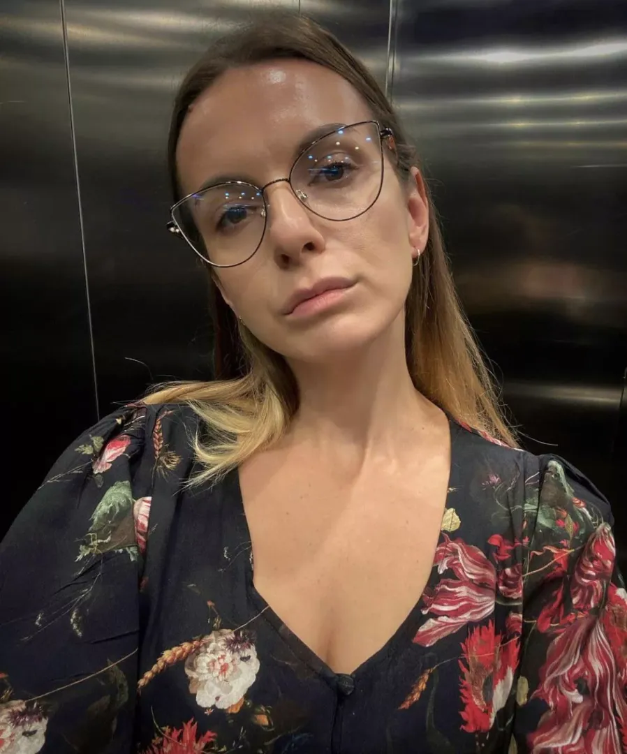 Tele about her?