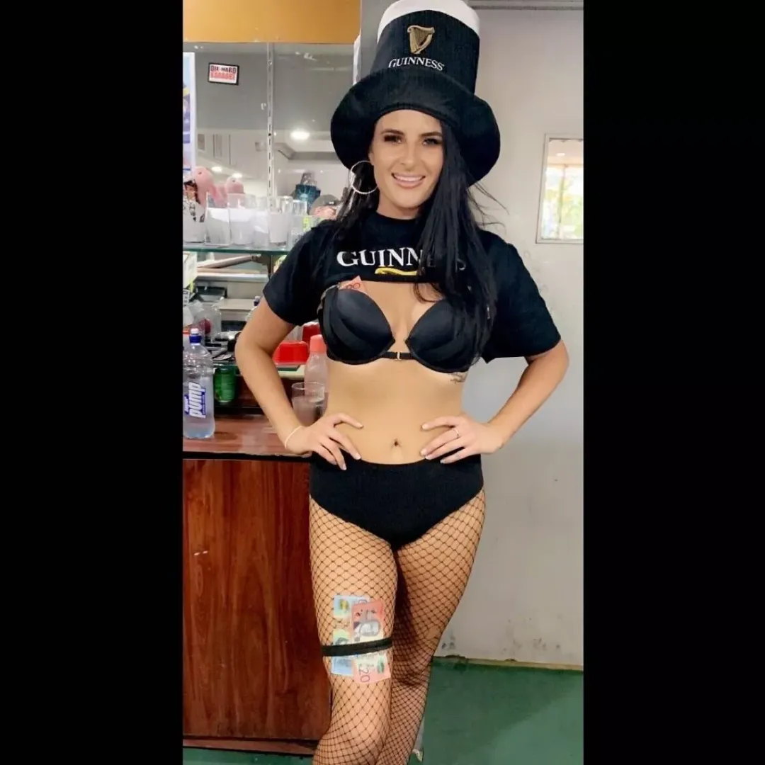 Tell me about your day while I suck your dick 35 years OLD