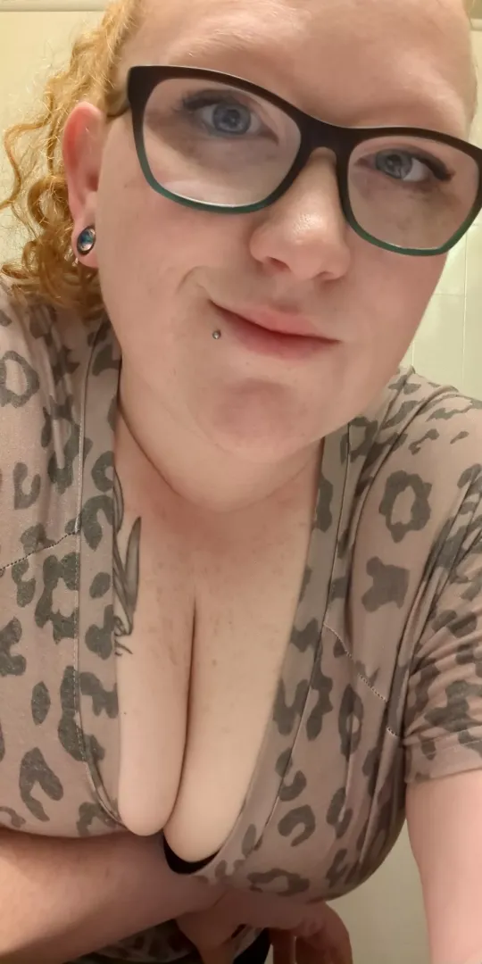Tell me I'm pretty 😉😍🦋💄
