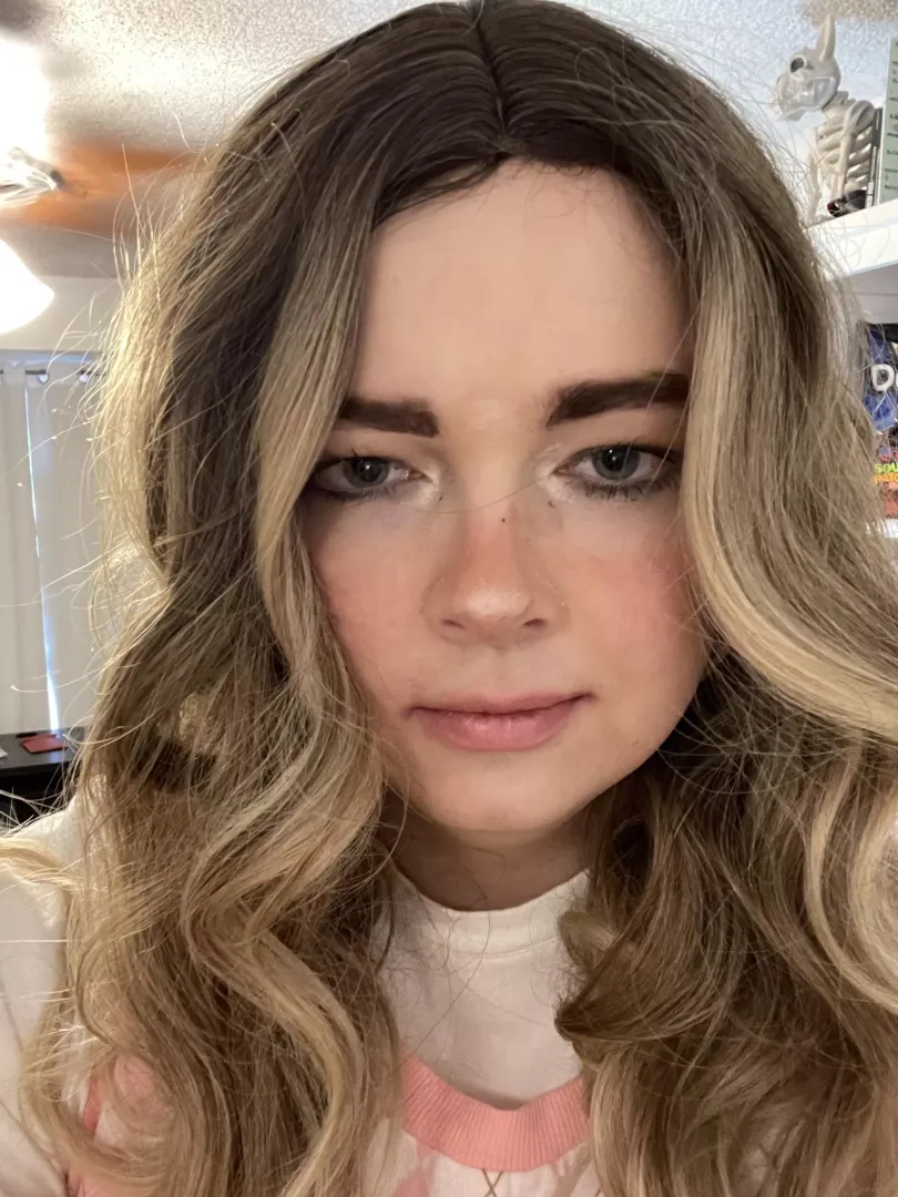 tell me I’m pretty and give me upvotes 🥰