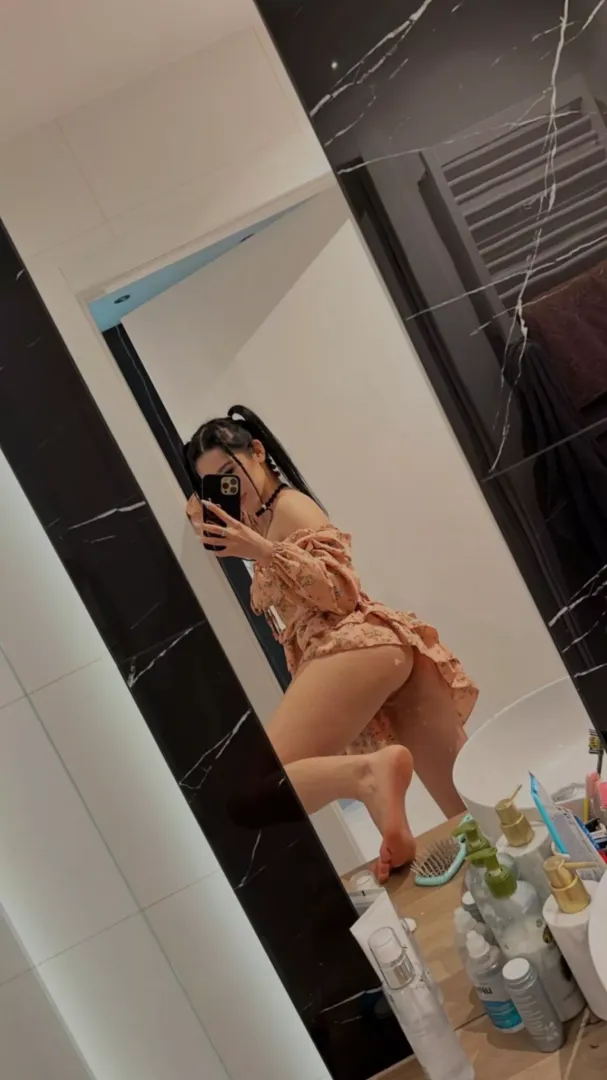 That was a really uncomfortable pose😂