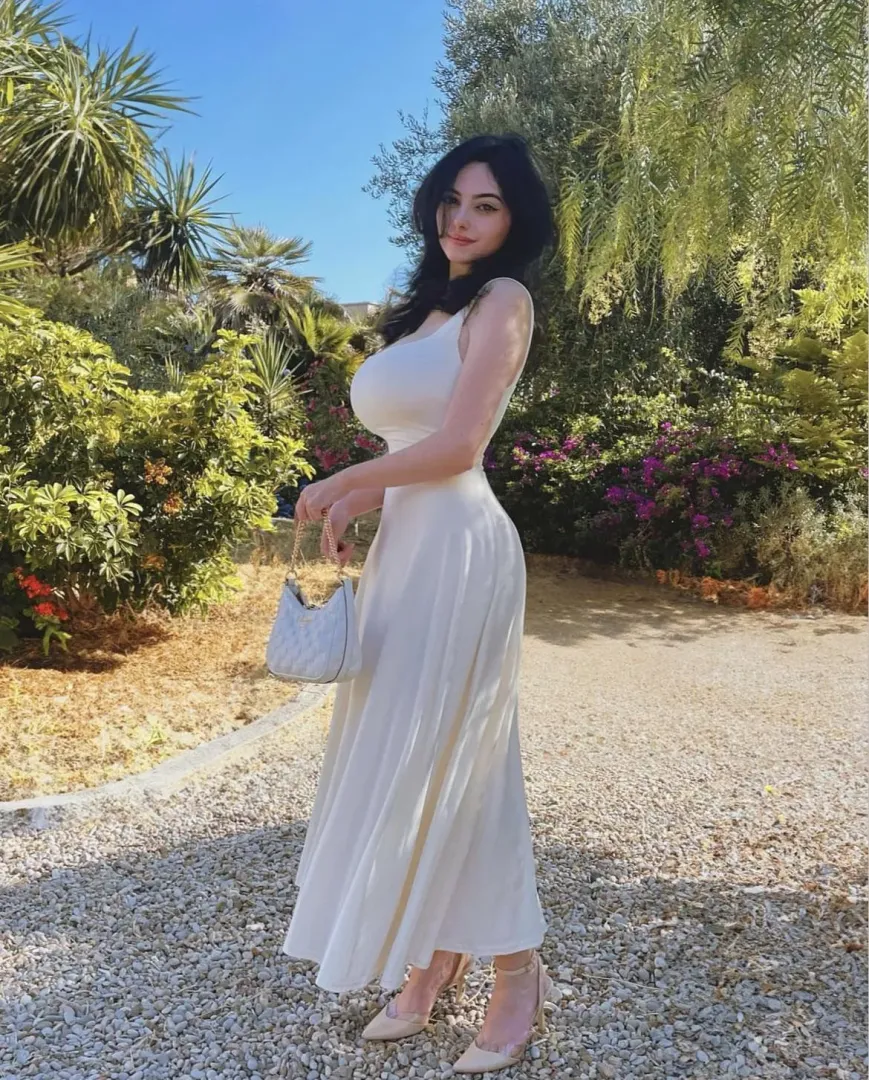 That white dress 