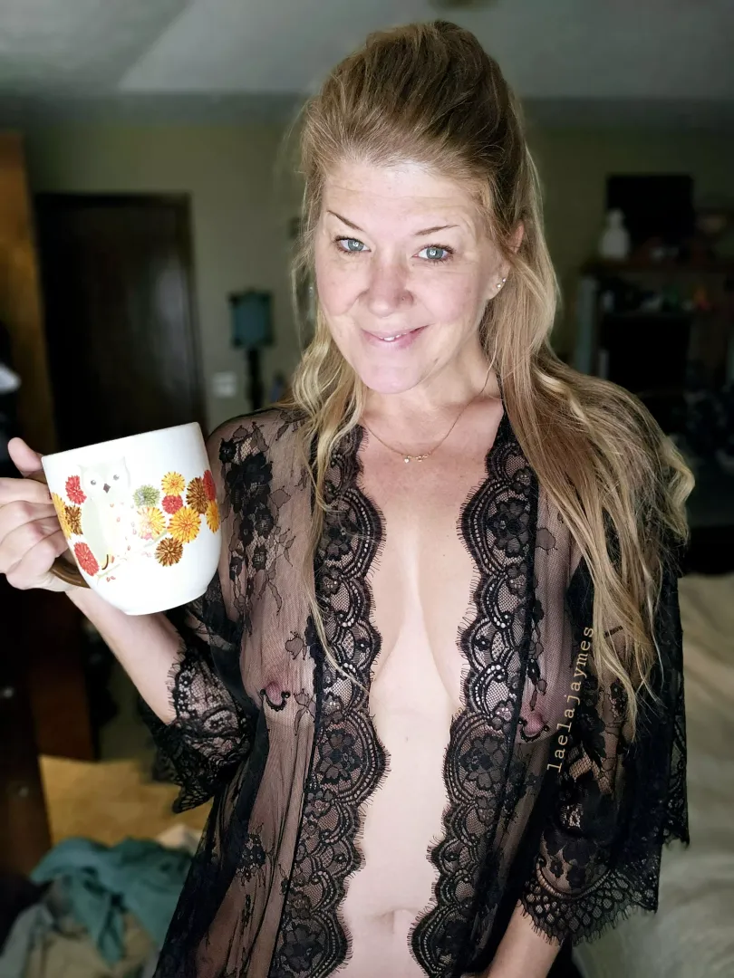 The bigger the mug, the more I swallow