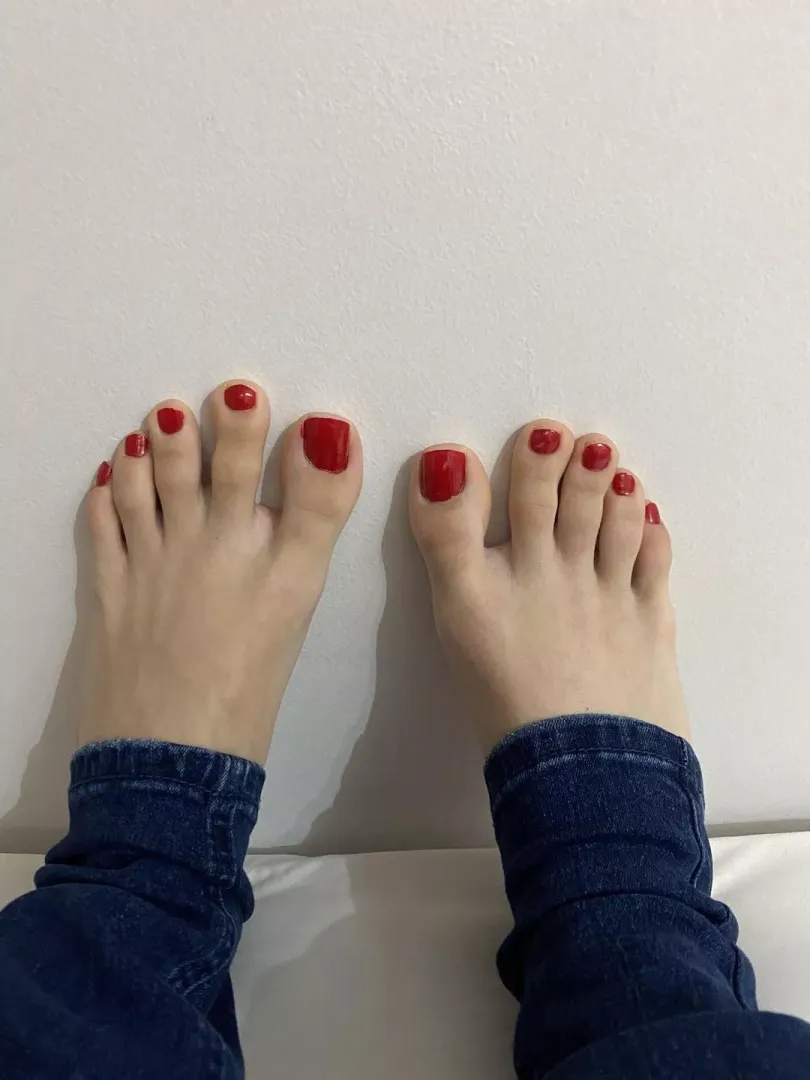 The color red is my favorite 😻