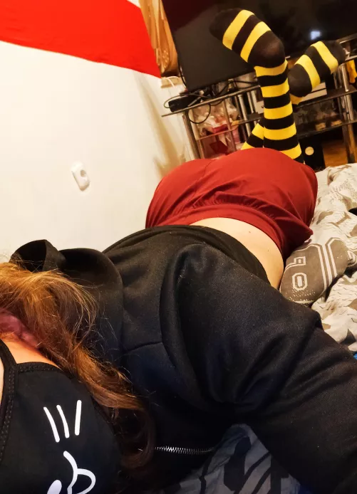 The colour is nice but i think it's not a perfekt fit.. new Hotpants 😤🤐