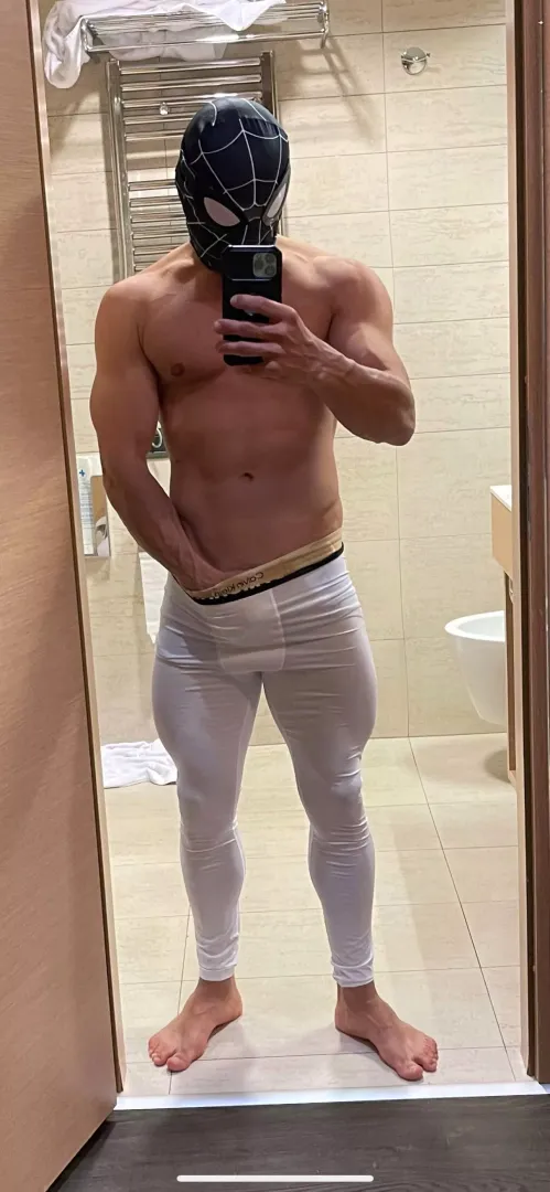the light is so important if you want to show your abs😂 Do u still like me?😛