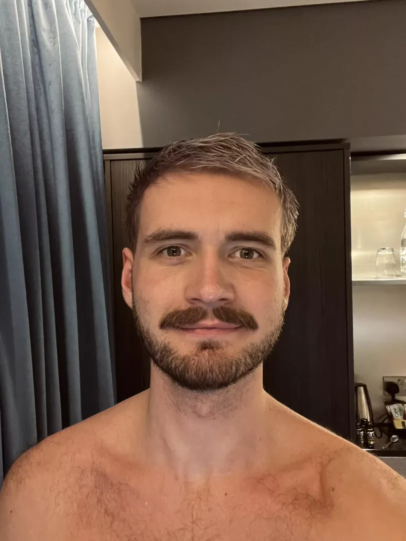 The moustache is coming along well, just wish the middle would fill in 😂