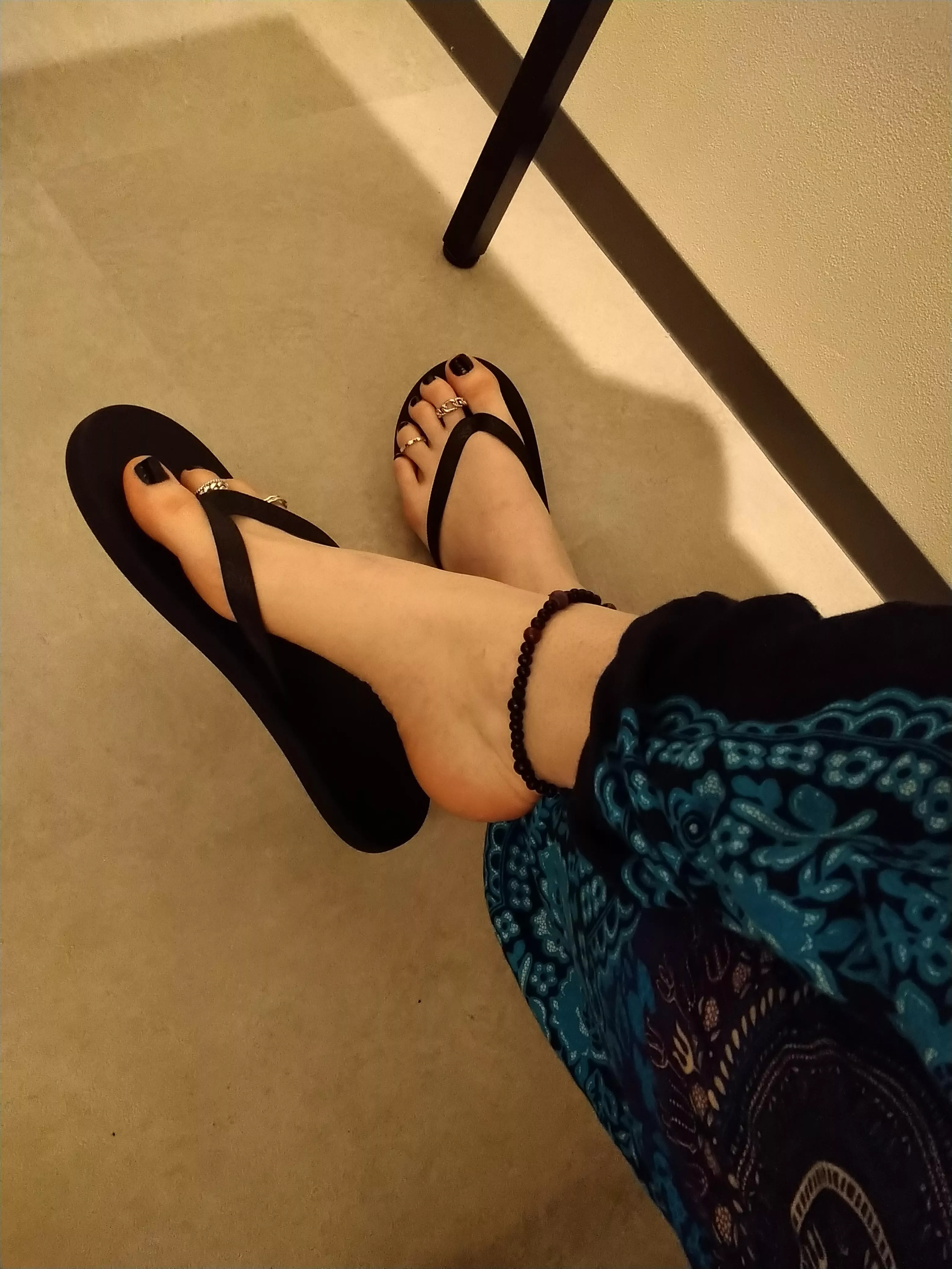 The only reason I wear flip flops is to tease guys 😈