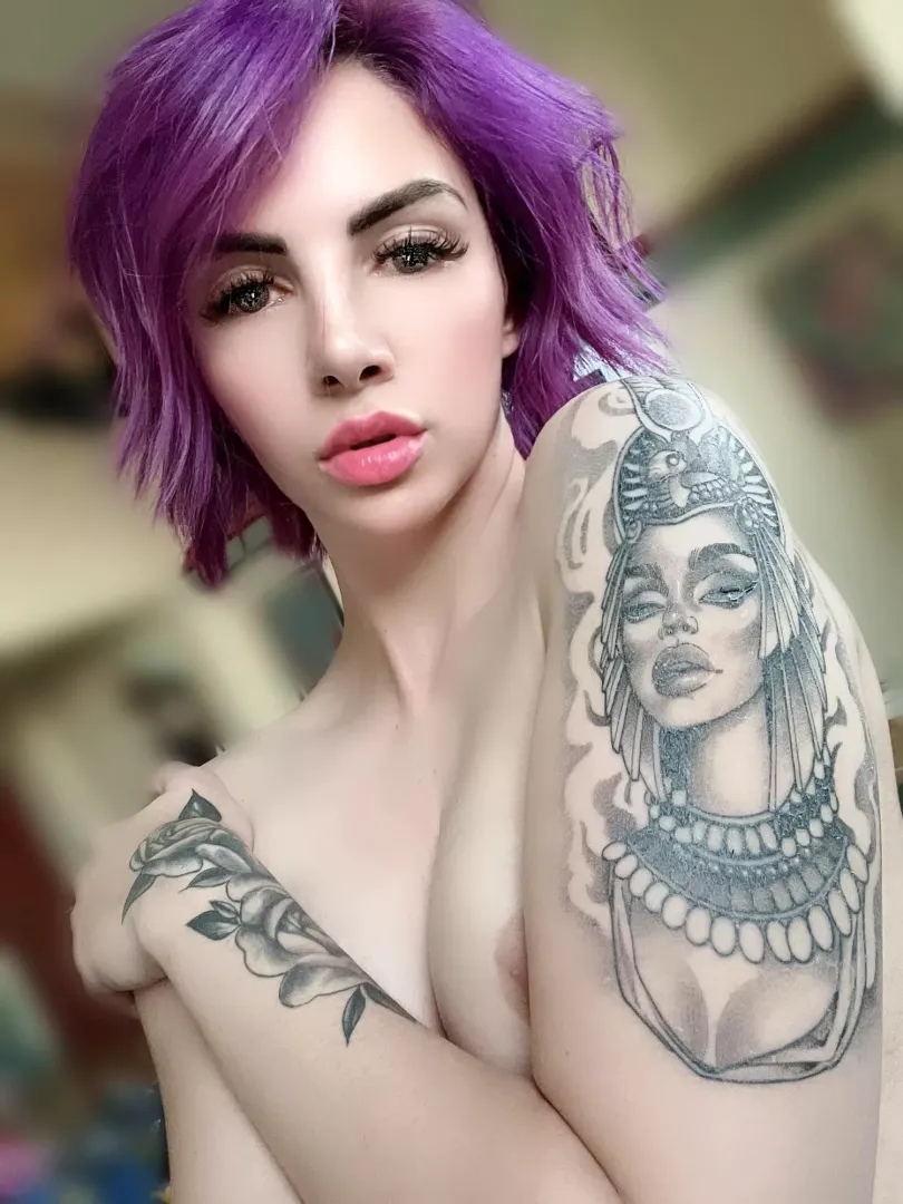 The only time I indulge in makeup is to cover up bedroom battle wounds 😈🤤🫦🩸