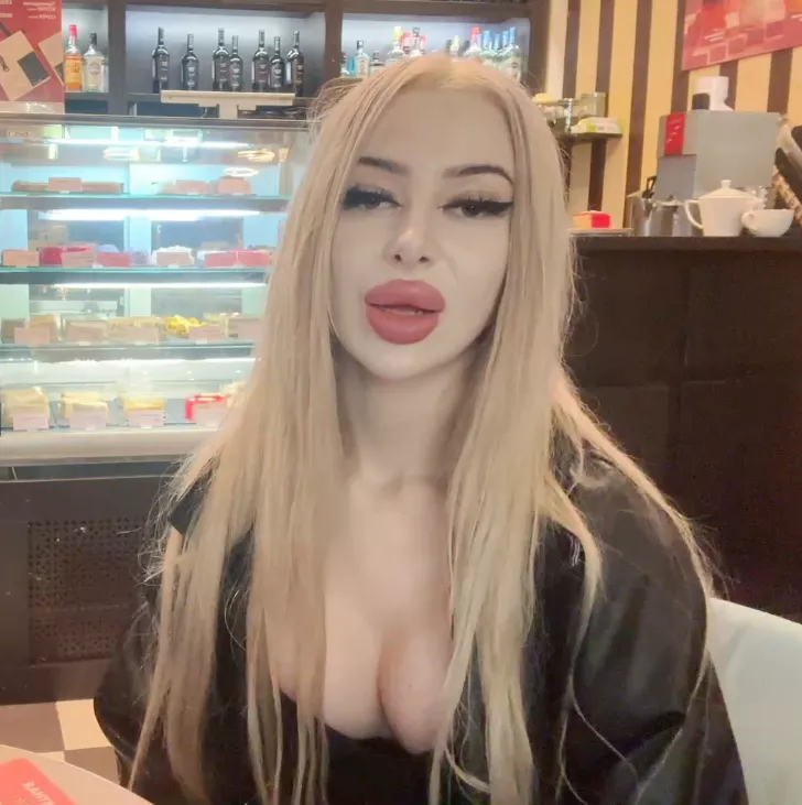 The perfect bimbo