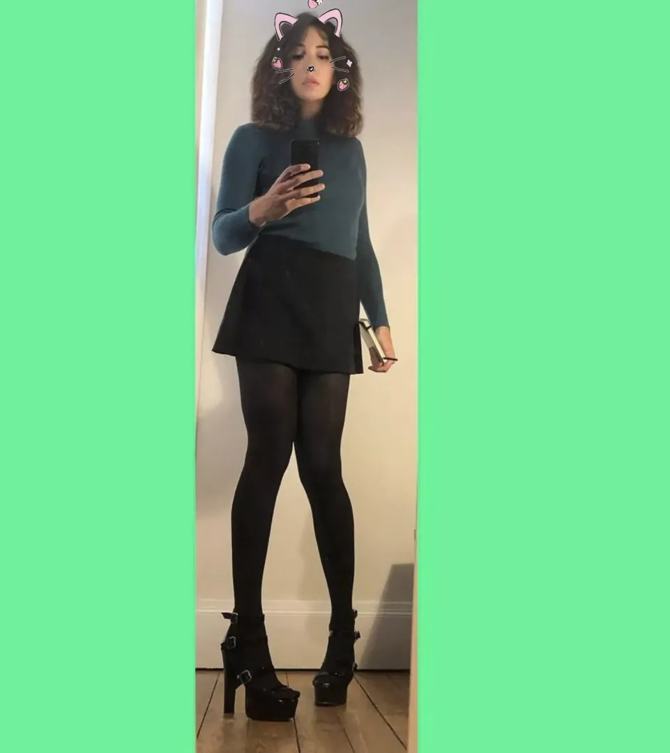 The perfect outfit to go to the library