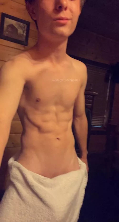 The pics my boyfriend gets while I’m on vacation 😘