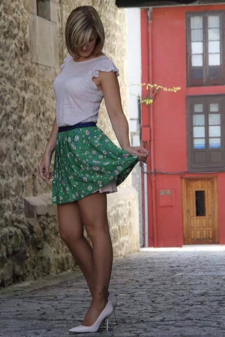 The skirt tug is an added bonus