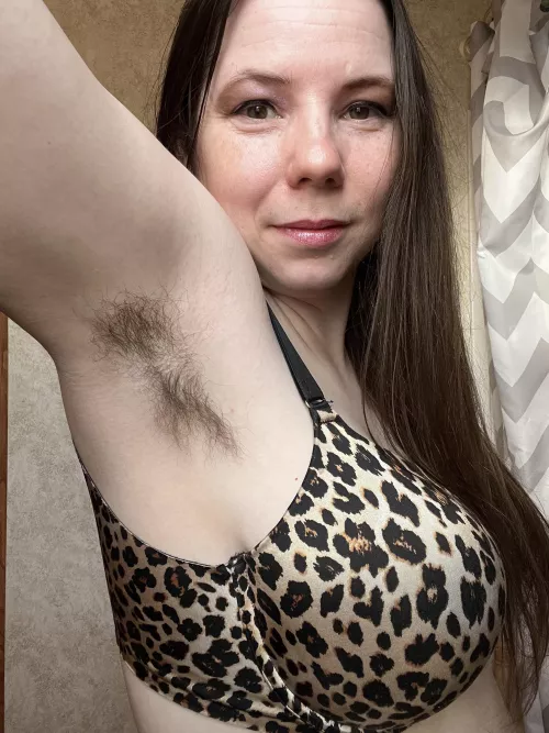 The smell of my pits will make you hard instantly