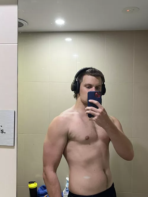 The thought of filming content tonight made me throb at gym