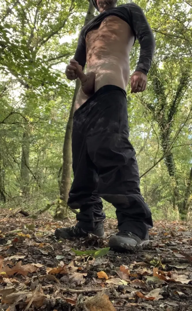 There’s nothing quite like getting yourself off in nature.