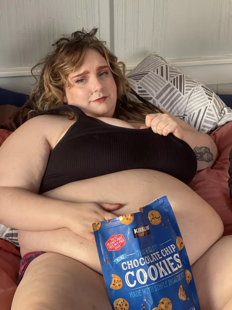 These cookies are really gonna make me fat 🥵