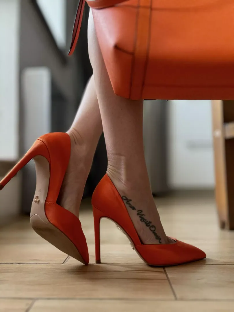 These heels give me summer vibes 