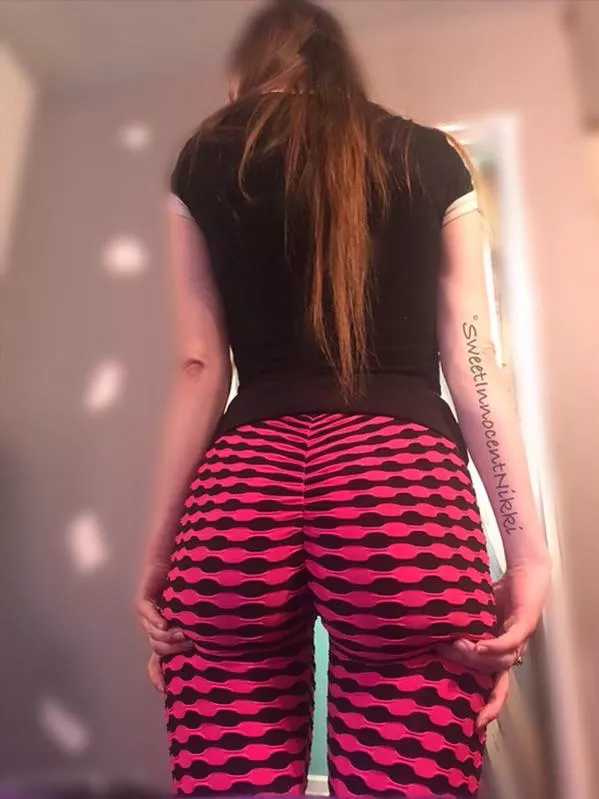 These leggings make my ass look so good