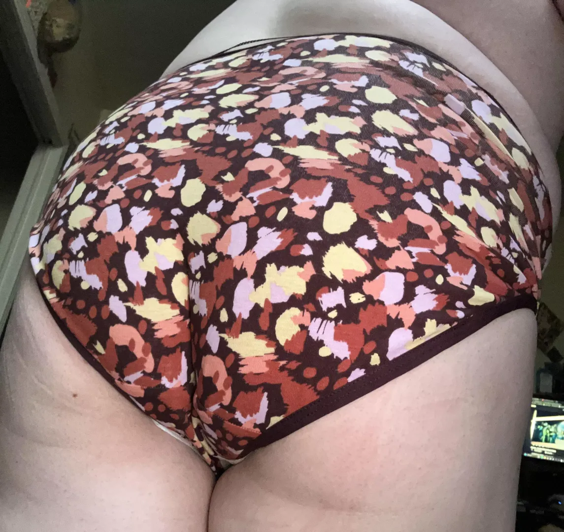 These panties look Ike paints splattered on them lol 