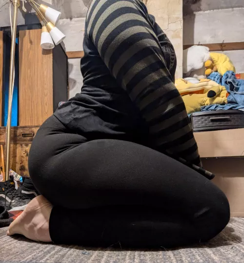 Thick femboys give the best cuddles :3