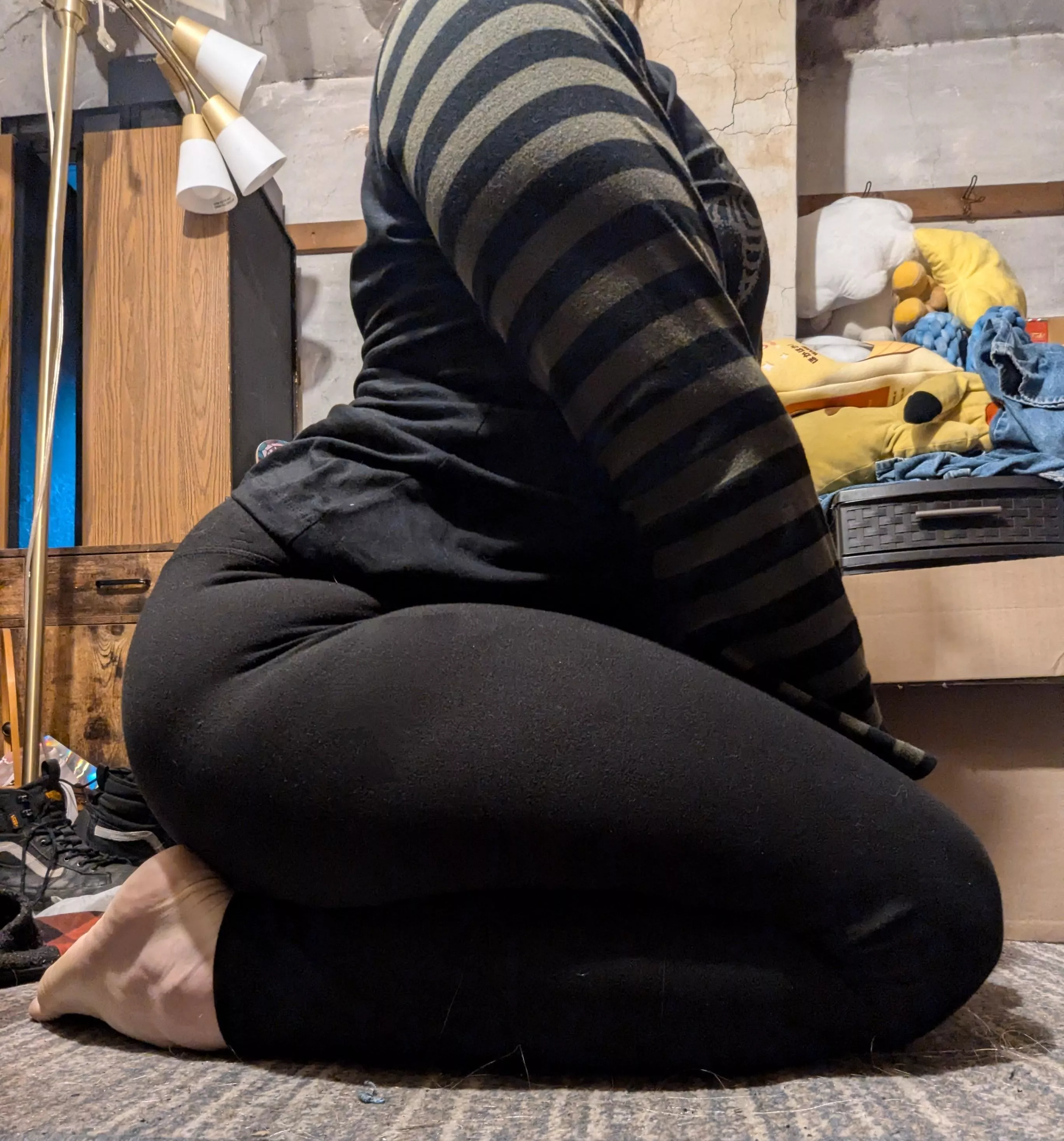 Thick femboys give the best cuddles :3