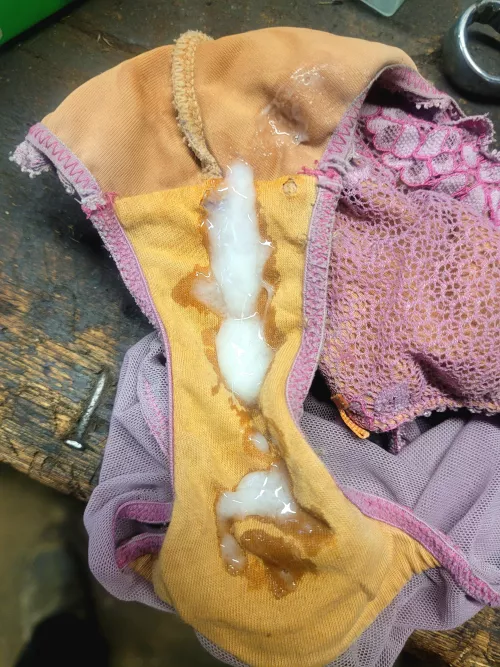 Thick load for her panties 😜