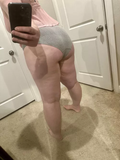 Thick milf teacher legs