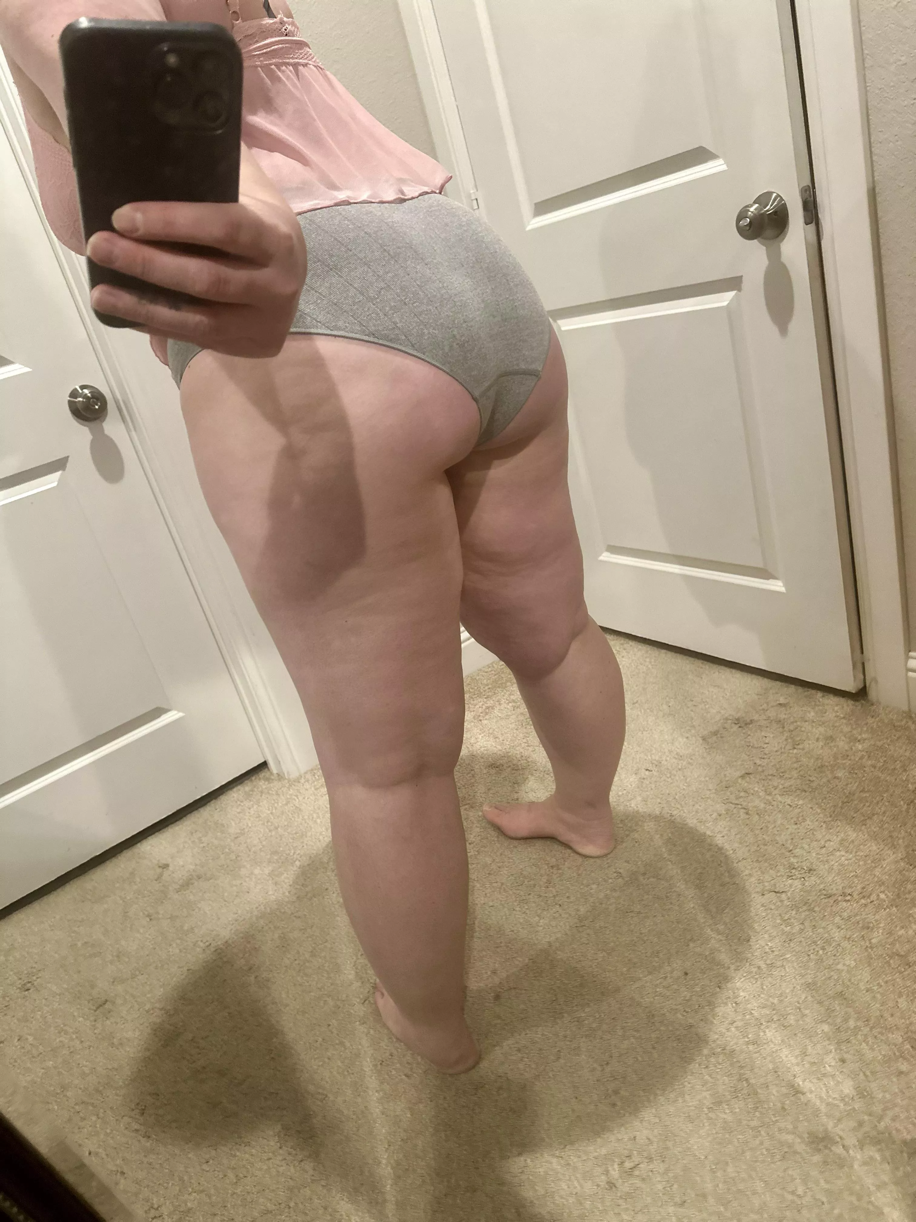Thick milf teacher legs