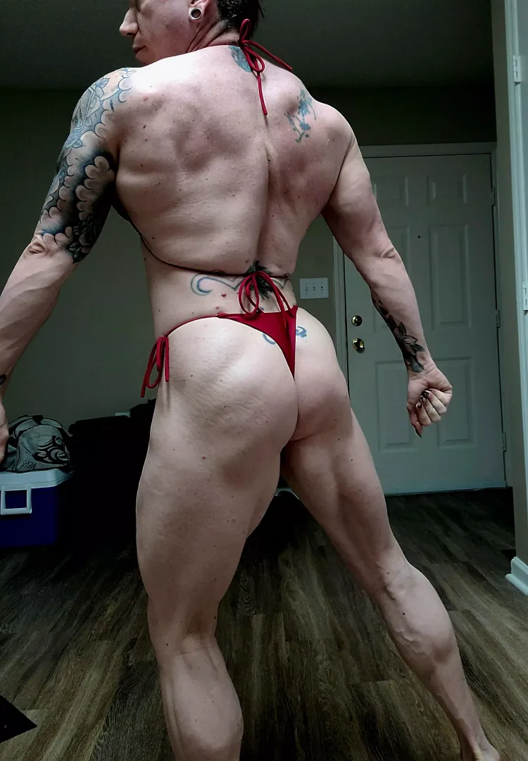 Thick muscle girl curves 🔥