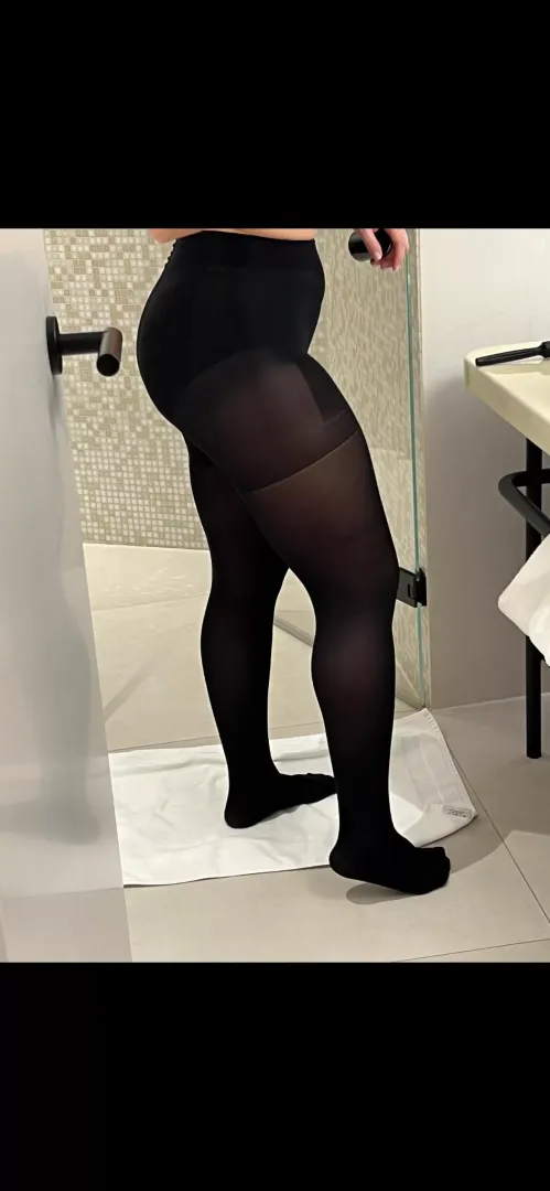 Thick thighs and tights 😈