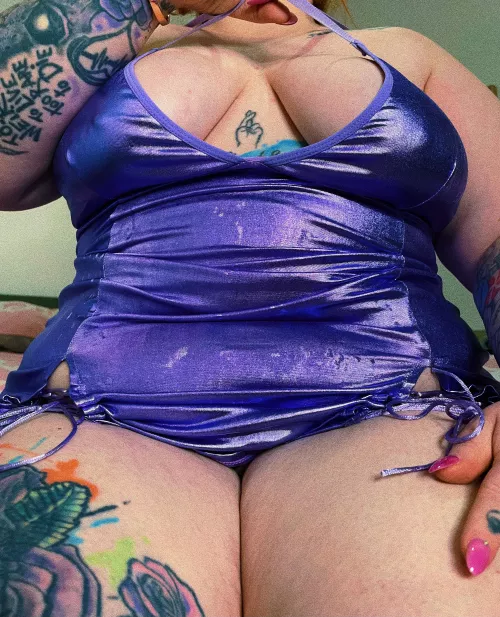 thick thighs save lives 🫶🏻