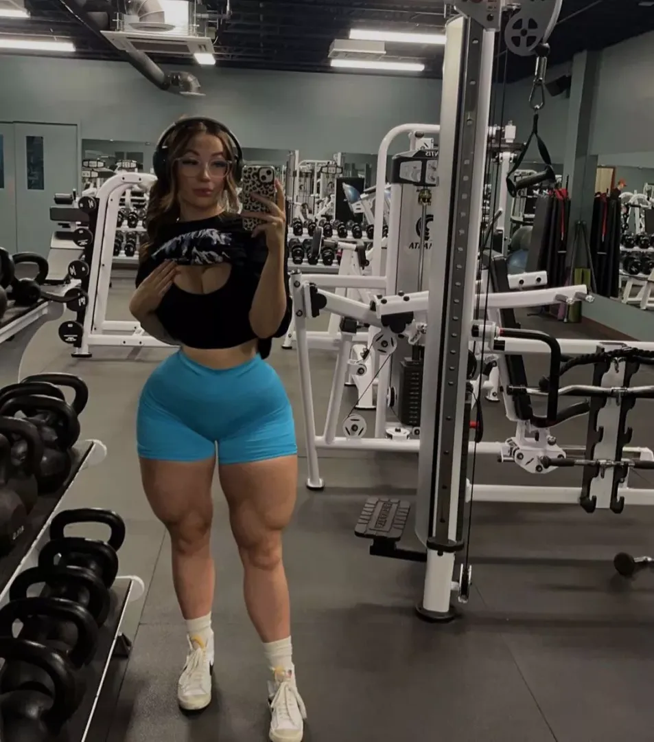 thick thighs