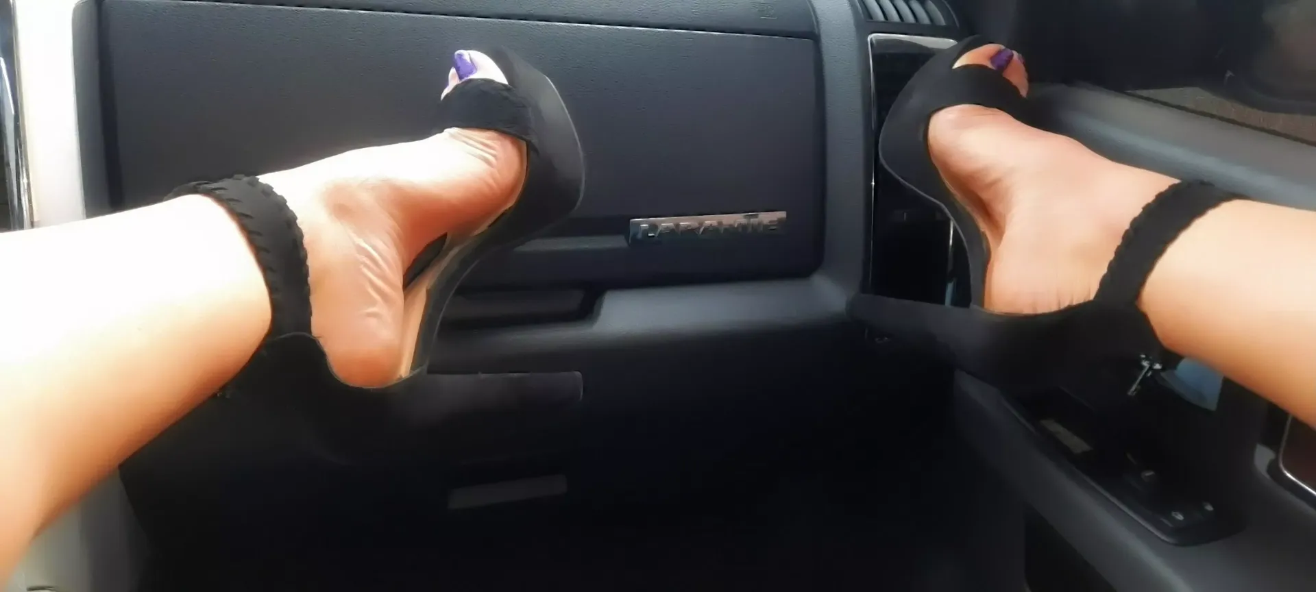 thickness with purple toesss