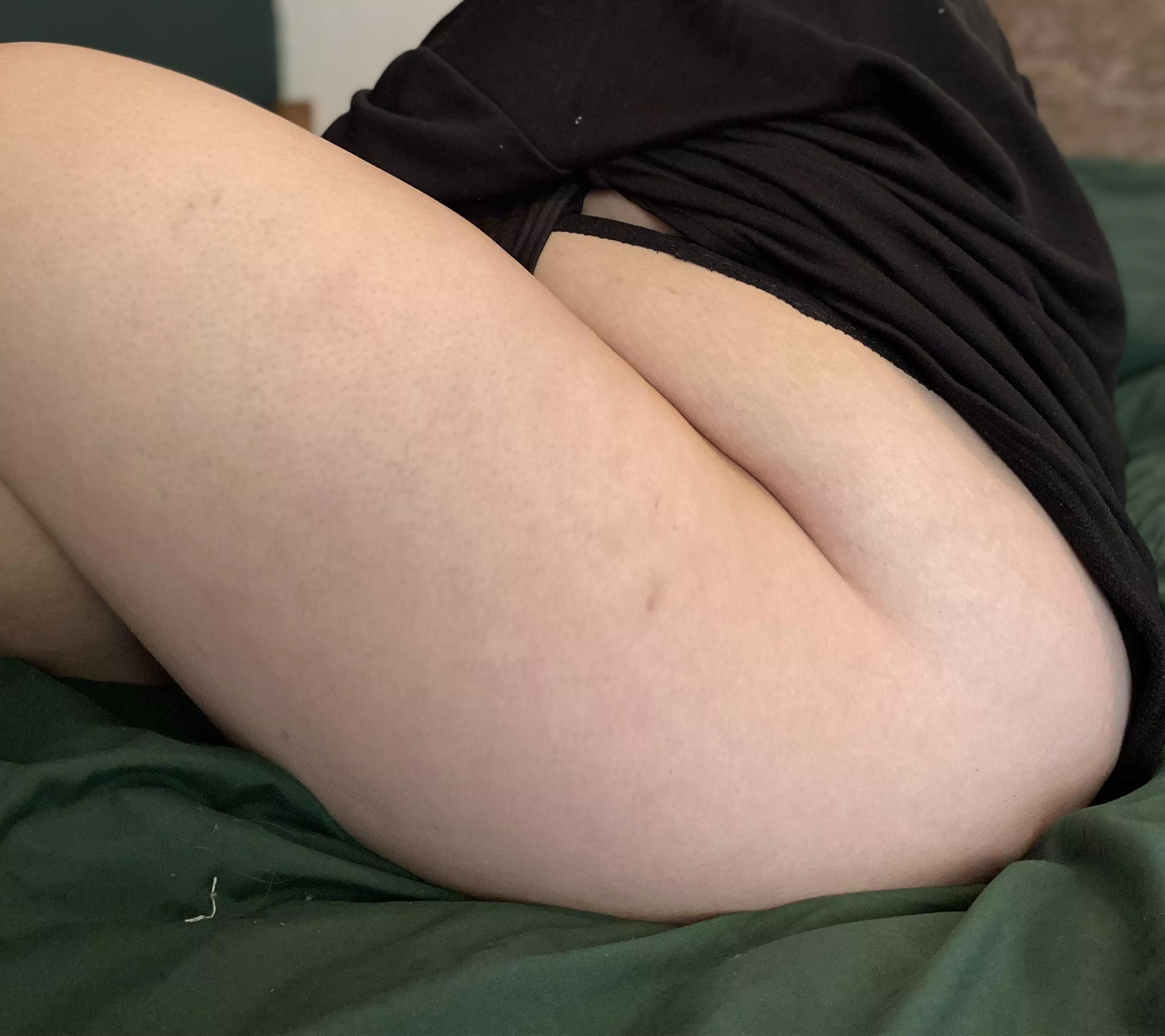 Thighs for daaayyyysss🥵🥵🥵