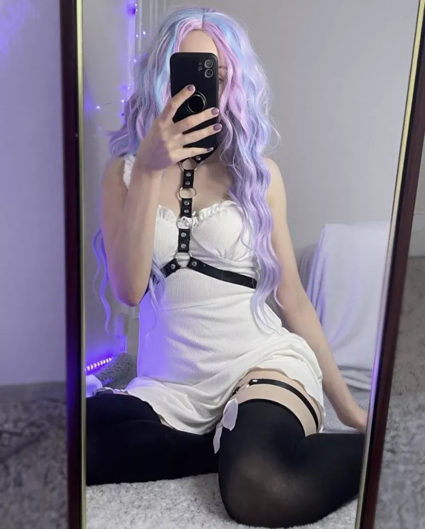 Thighs in high socks