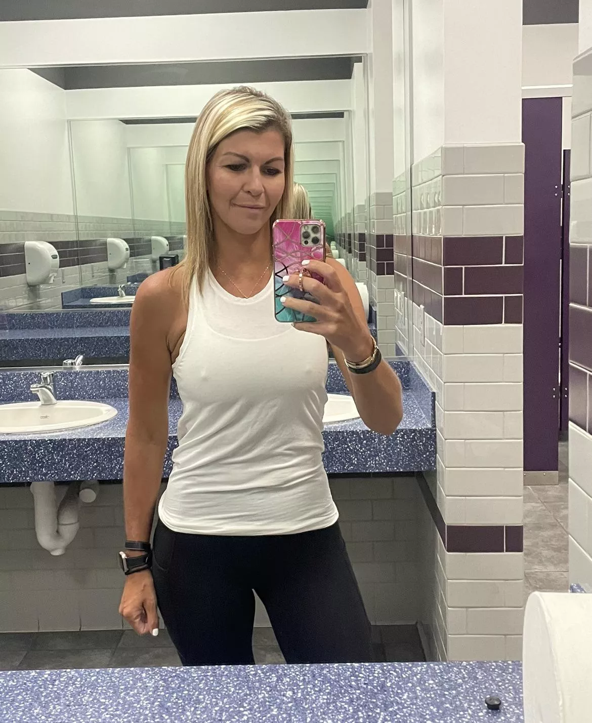 Think anyone in the gym noticed my Mature MILF pokies? I bet they didn’t.