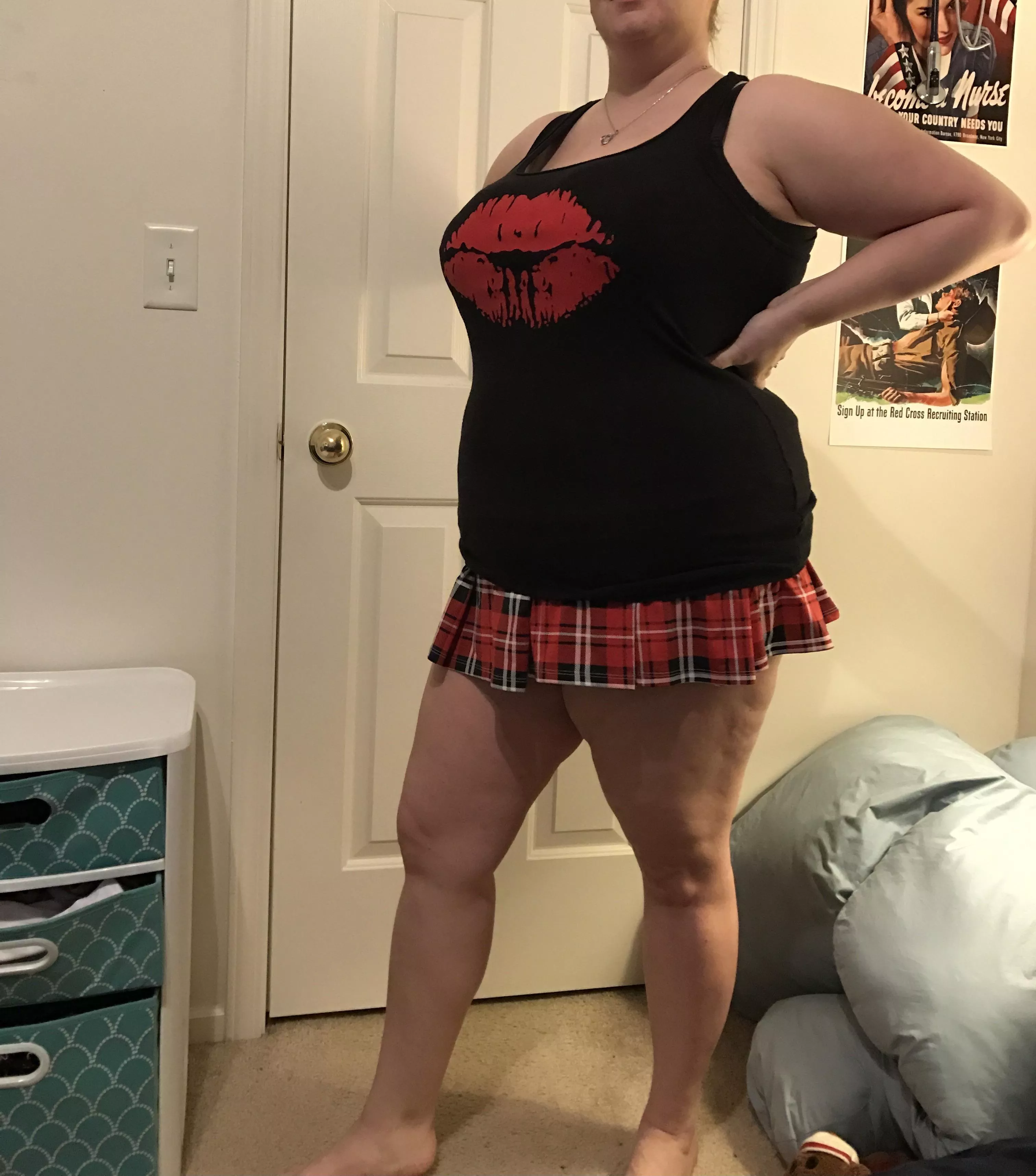 Think my hubby’s friends will like my outfit when they all get back from the bar later