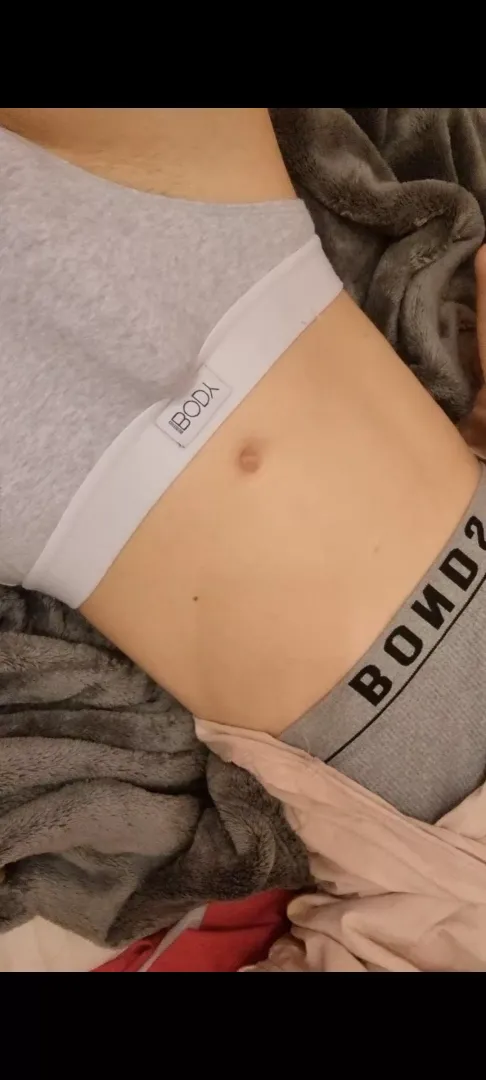 Thinking of piercing my belly