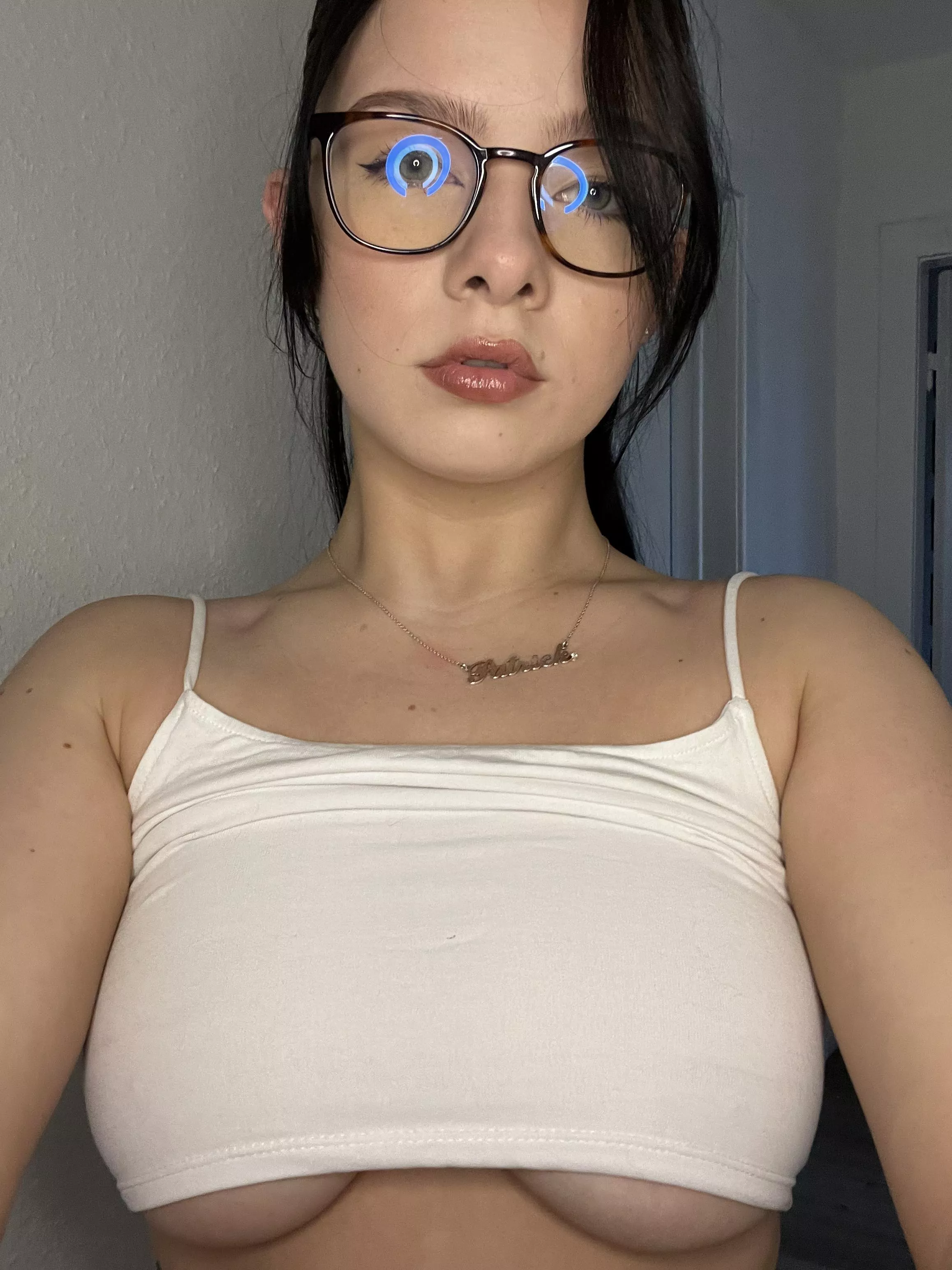 this 18yr old big boobs are desired for older men 😈