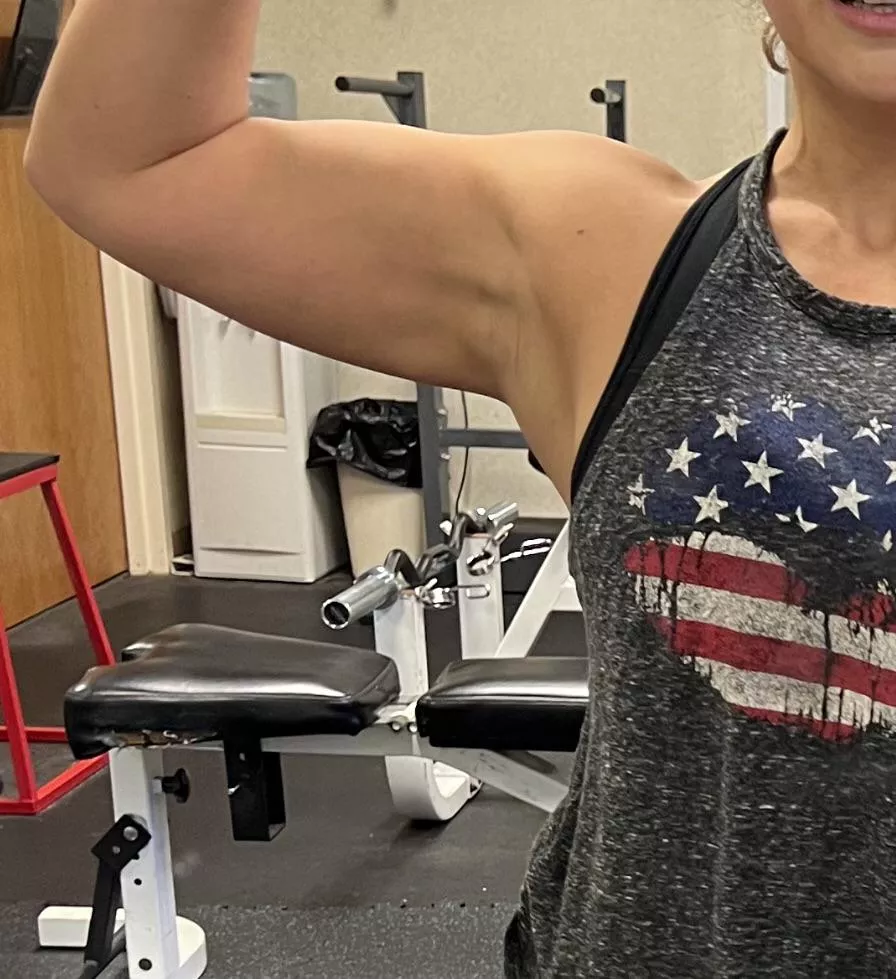 This armpit is attached to a pretty strong bicep